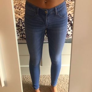 American Eagle Mid-Rise Jegging